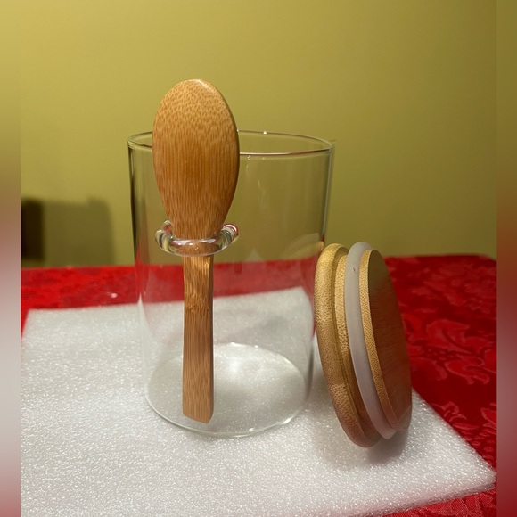 Set of 4 glass jars each with bamboo top and spoon. - Picture 10 of 11